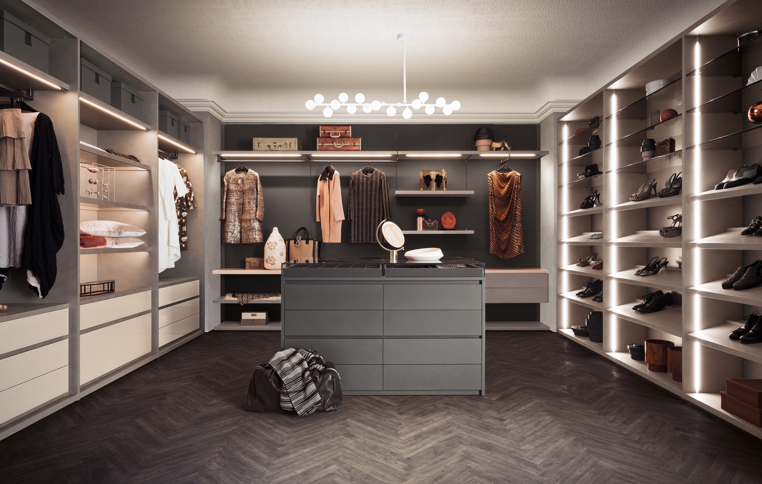Pianca Sipario Perlage Terra materico, equipped with glass shelves, shoe shelves, drawer units with front in Seta glossy lacquered glass